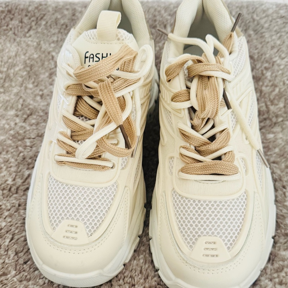 Fashion Cream Women's Athletic Shoes